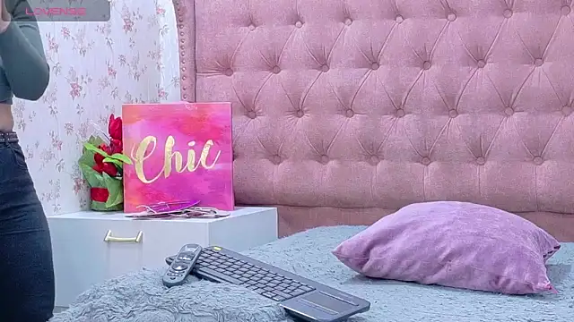 AvrillThomas online show from February 27, 2:54 pm