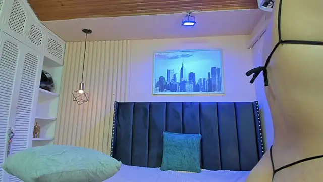 viiolett lee online show from March 7, 7:44 pm