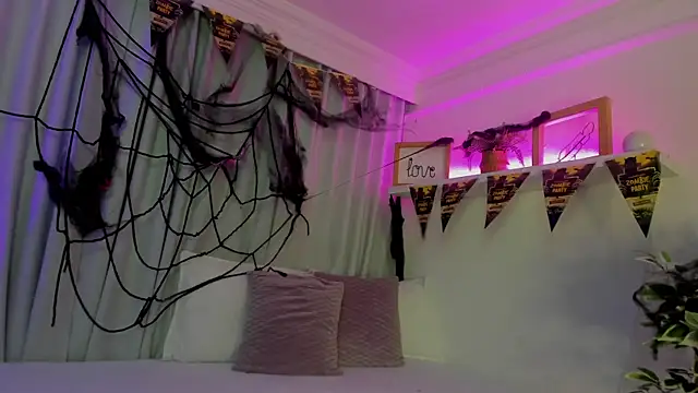 Snapshot of susyy7 chatting on October 31, 6:20 pm susyy7 online show from October 31, 6:20 pm