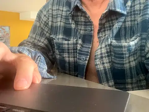 Snapshot of Toy-Daddy chatting on September 13, 3:45 pm Toy-Daddy online show from September 13, 3:45 pm