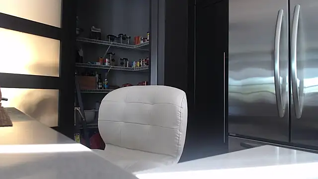 Snapshot of Toy-Daddy chatting on October 1, 1:17 pm Toy-Daddy online show from October 1, 1:17 pm