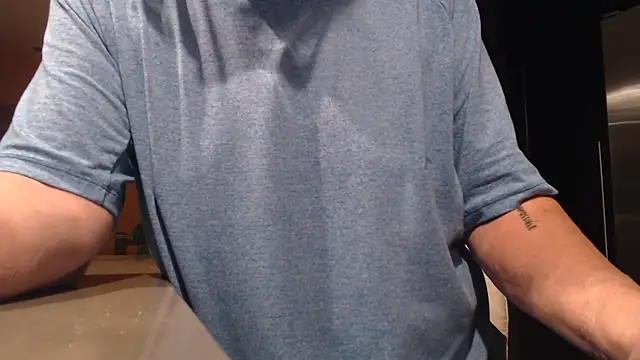 Snapshot of Toy-Daddy chatting on October 3, 1:35 am Toy-Daddy online show from October 3, 1:35 am