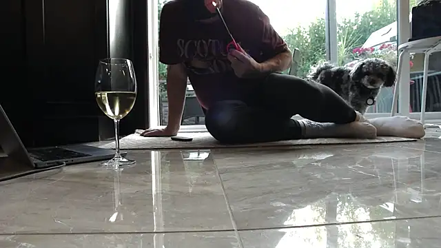 Snapshot of Toy-Daddy chatting on October 18, 9:04 pm Toy-Daddy online show from October 18, 9:04 pm