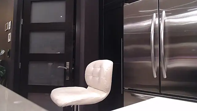 Snapshot of Toy-Daddy chatting on October 25, 10:48 pm Toy-Daddy online show from October 25, 10:48 pm