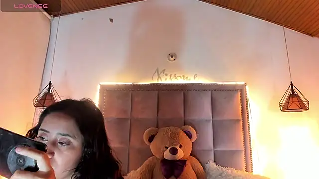 Snapshot of Melody_Ds chatting on September 20, 4:24 am Melody Ds online show from September 20, 4:24 am