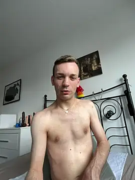Snapshot of nickdtr chatting on June 2, 10:06 am nickdtr online show from June 2, 10:06 am