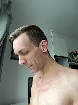 Snapshot of nickdtr chatting on June 7, 1:48 pm nickdtr online show from June 7, 1:48 pm