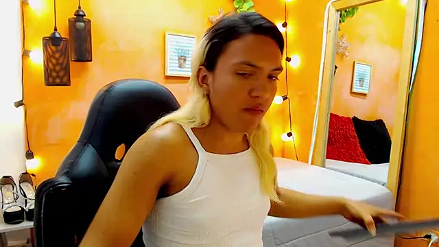 aslyhernandez 7 online show from January 2, 8:46 pm