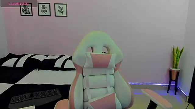 sophie pazz online show from March 9, 10:36 pm