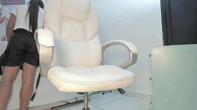 Victoriaa millers online show from July 9, 7:07 pm