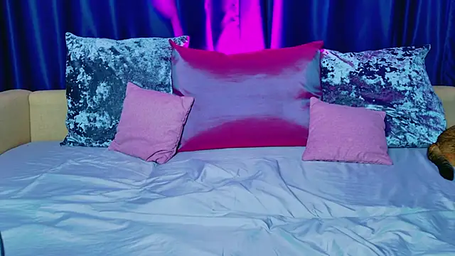  Alison   online show from June 10, 3:50 am