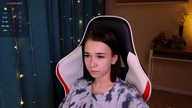 Snapshot of LilithStrangfor chatting on December 28, 2:33 am LilithStrangfor online show from December 28, 2:33 am