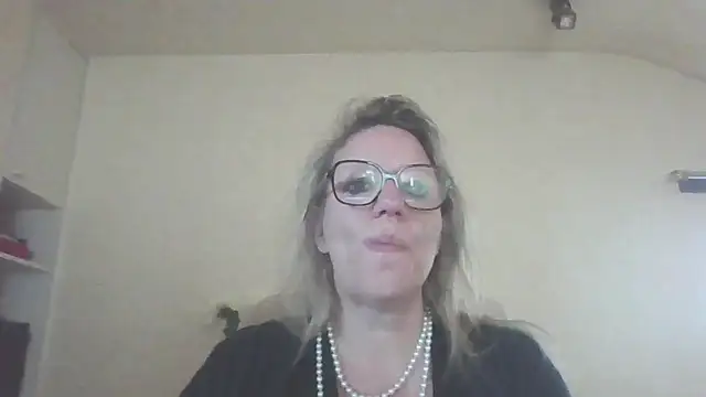Silkesquirt online show from September 23, 7:00 am