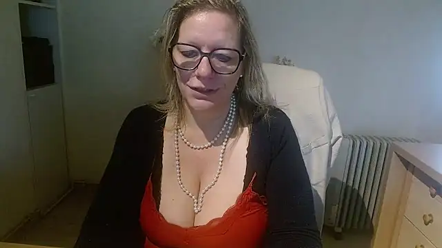 Silkesquirt online show from October 8, 7:39 am