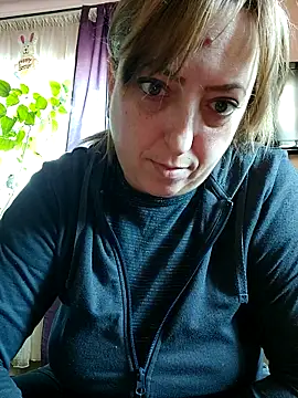 Snapshot of larylary6969 chatting on February 9, 2:18 pm larylary6969 online show from February 9, 2:18 pm