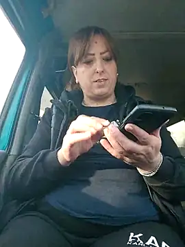 Snapshot of larylary6969 chatting on February 14, 1:29 pm larylary6969 online show from February 14, 1:29 pm