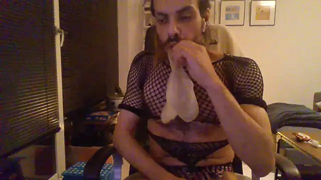 P4RtYBOII92 online show from November 10, 9:03 pm