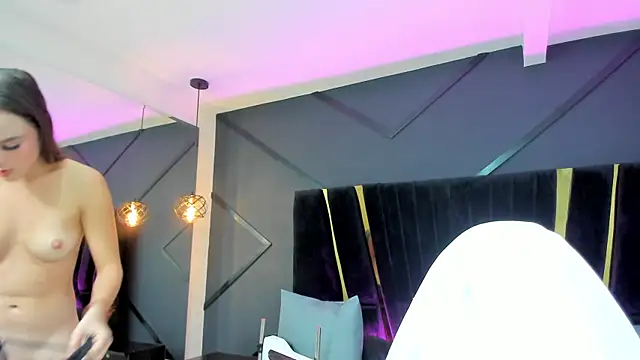 Snapshot of shaina_vasquez chatting on February 6, 10:53 pm shaina vasquez online show from February 6, 10:53 pm