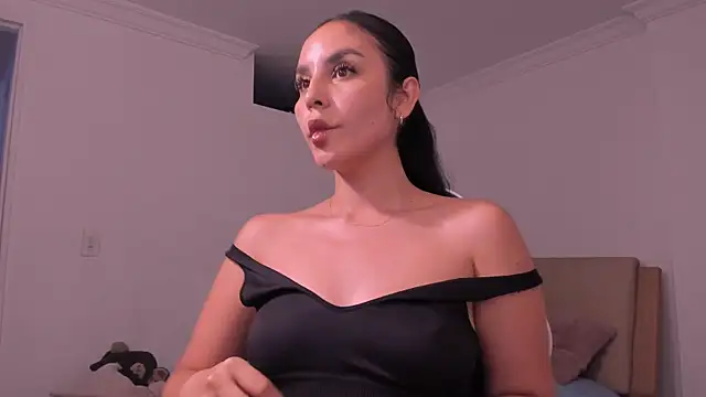 Snapshot of _miaquevedo_ chatting on July 7, 3:16 pm miaquevedo online show from July 7, 3:16 pm