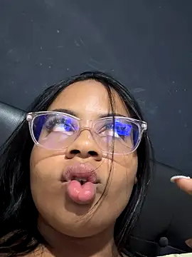 SussiSotto online show from December 8, 8:25 pm