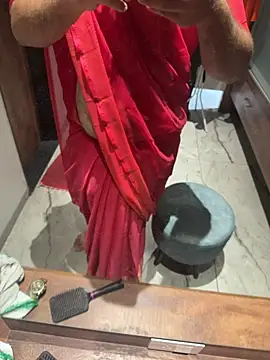 Snapshot of versatile_guy01 chatting on October 24, 3:47 am versatile guy01 online show from October 24, 3:47 am