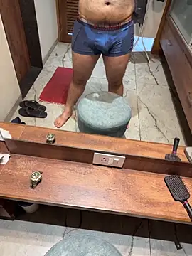 Snapshot of versatile_guy01 chatting on November 14, 3:05 am versatile guy01 online show from November 14, 3:05 am