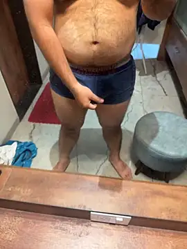 Snapshot of versatile_guy01 chatting on November 19, 2:55 am versatile guy01 online show from November 19, 2:55 am