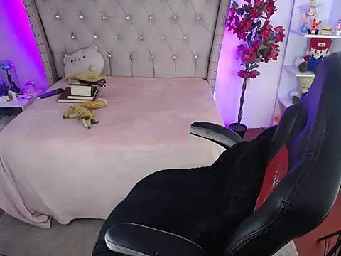 Shaddycute  online show from February 3, 12:14 pm