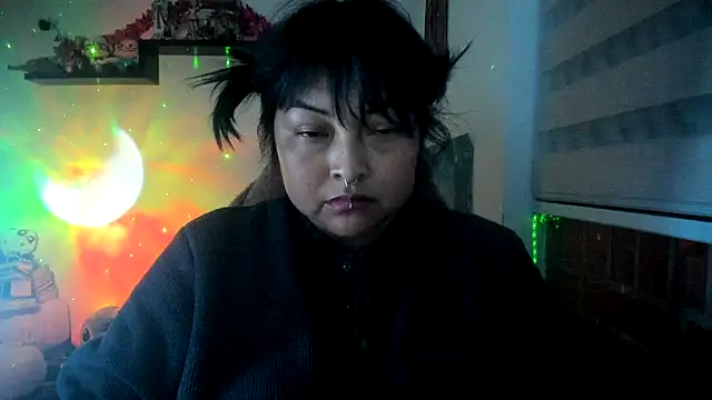 Shaddycute  online show from March 25, 11:44 pm