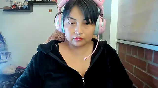 Shaddycute  online show from April 29, 4:55 pm
