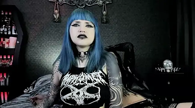 Snapshot of DimmuandDarkness chatting on January 24, 5:53 am DimmuandDarkness online show from January 24, 5:53 am