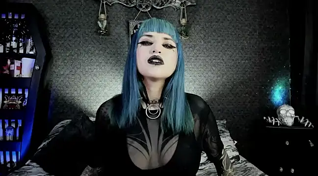 Snapshot of DimmuandDarkness chatting on January 30, 2:38 am DimmuandDarkness online show from January 30, 2:38 am