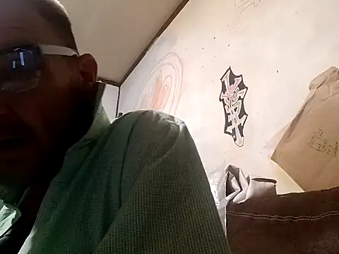 Snapshot of gettinit2wice chatting on December 25, 3:17 pm gettinit2wice online show from December 25, 3:17 pm