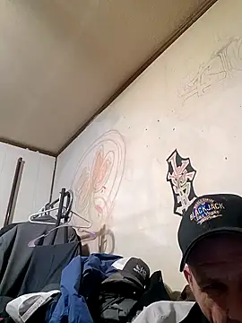 Snapshot of gettinit2wice chatting on February 8, 5:40 am gettinit2wice online show from February 8, 5:40 am