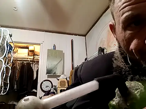 Snapshot of gettinit2wice chatting on February 16, 5:04 pm gettinit2wice online show from February 16, 5:04 pm