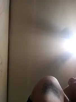 Snapshot of gettinit2wice chatting on March 13, 8:04 am gettinit2wice online show from March 13, 8:04 am