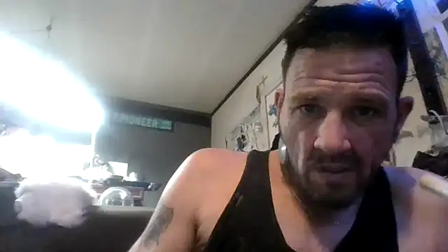 Snapshot of gettinit2wice chatting on October 31, 8:54 pm gettinit2wice online show from October 31, 8:54 pm