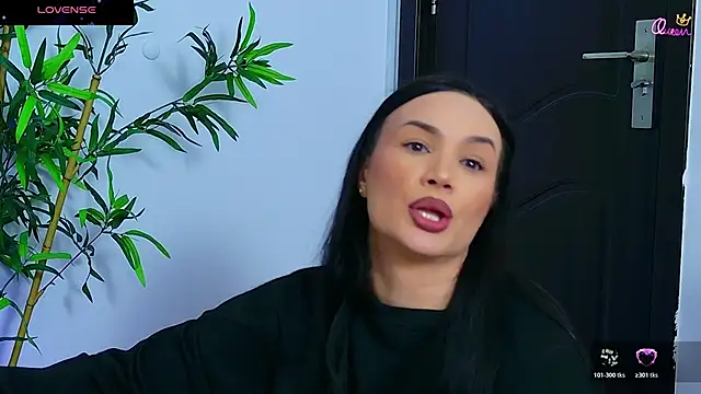 Snapshot of DaliyaArabian chatting on May 11, 4:15 pm DaliyaArabian online show from May 11, 4:15 pm