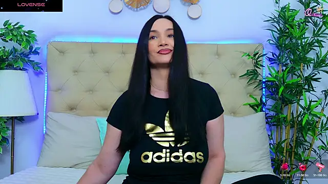 Snapshot of DaliyaArabian chatting on May 17, 11:50 am DaliyaArabian online show from May 17, 11:50 am