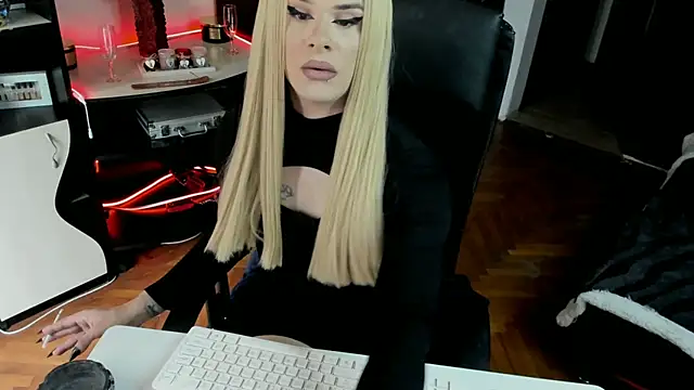 EvelynLexy online show from November 14, 11:31 am