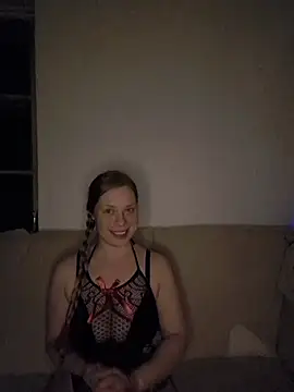 Snapshot of katiestevens chatting on December 19, 10:06 pm katiestevens online show from December 19, 10:06 pm