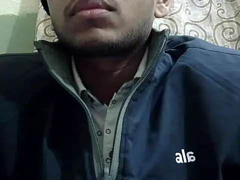 Snapshot of Maalsexy22 chatting on December 21, 8:43 am Maalsexy22 online show from December 21, 8:43 am