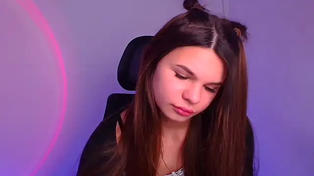 Snapshot of Hanna_Way chatting on February 9, 10:20 am Hanna Way online show from February 9, 10:20 am