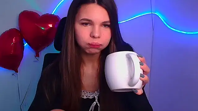 Snapshot of Hanna_Way chatting on February 23, 7:11 am Hanna Way online show from February 23, 7:11 am