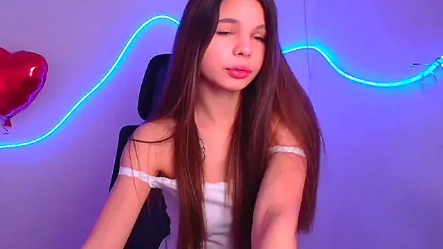 Snapshot of Hanna_Way chatting on February 24, 7:44 am Hanna Way online show from February 24, 7:44 am