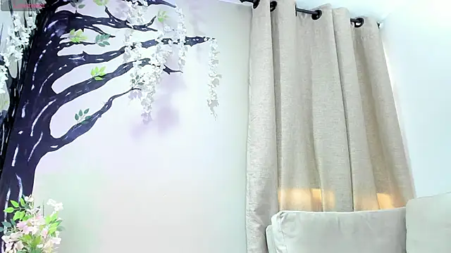 Snapshot of _nina_sweet chatting on November 15, 1:40 pm nina sweet online show from November 15, 1:40 pm