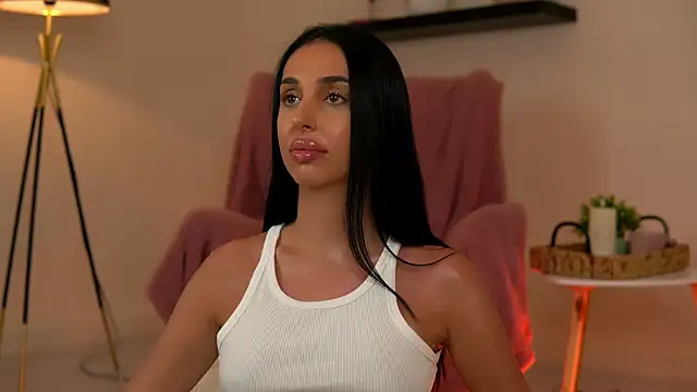 Snapshot of KairaAndrews chatting on June 28, 6:47 pm KairaAndrews online show from June 28, 6:47 pm