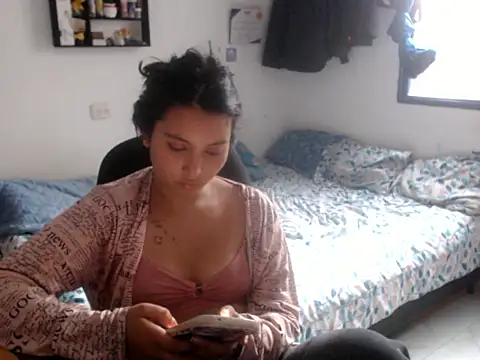 HannaKlein online show from January 5, 6:44 pm