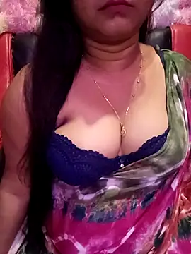 Snapshot of ella_mariya chatting on April 19, 7:27 pm ella mariya online show from April 19, 7:27 pm