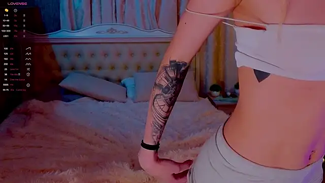 Snapshot of Saillise chatting on December 22, 12:07 am Saillise online show from December 22, 12:07 am